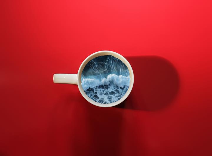 Victoria-Siemer-coffee-cup-manipulations-1.jpg
